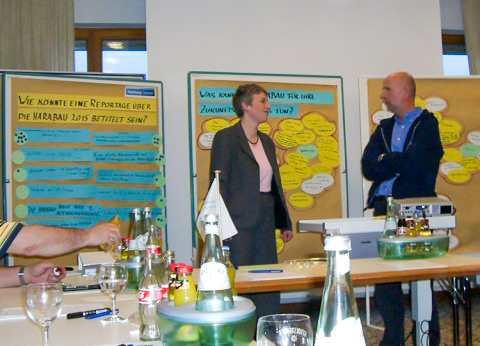 2006 entwickeln die Mitarbeiter der Genossenschaft in einem gemeinsamen Workshop ein neues Leitbild für die HARABAU.